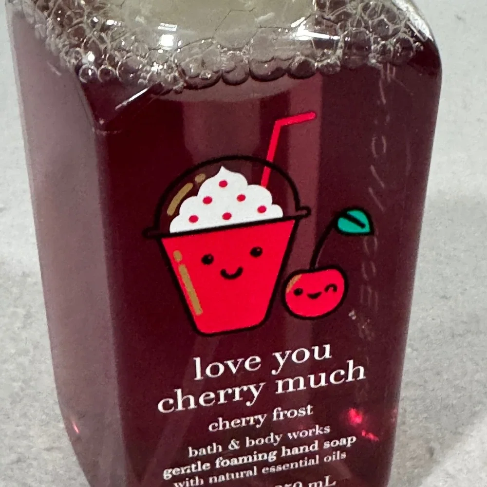 Bath & Body Works Hand Soap Cherry Frost Love You Cherry Much Red 8.75oz